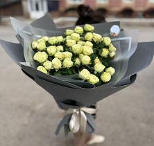 Букет Белые кустовые розы Солинеро в Должанской